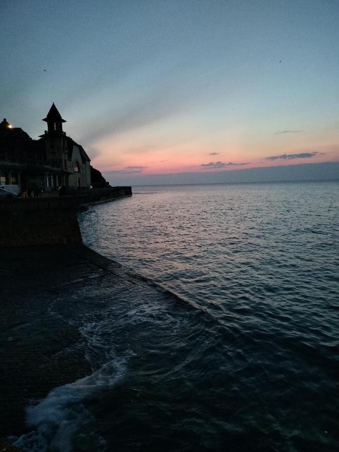 Entre Mer Et Montagne Гранвіль Екстер'єр фото